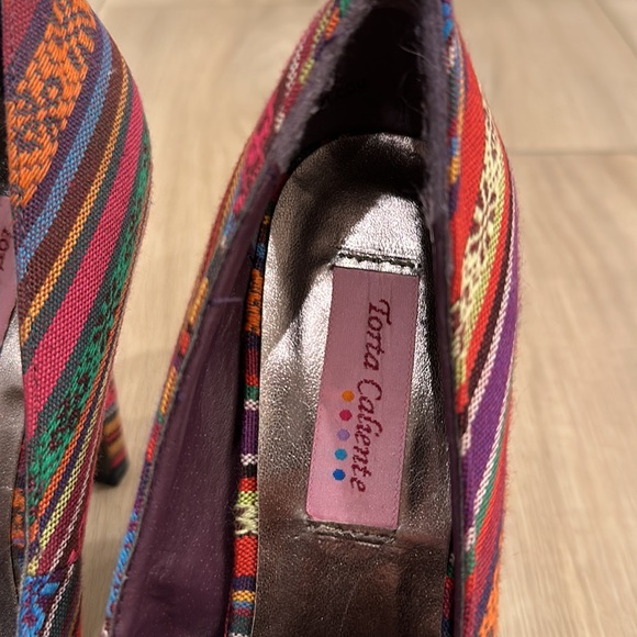 VGUC Women’s Torta Caliente Brand Size 7 High Heels Multi Colored Print - Picture 8 of 10